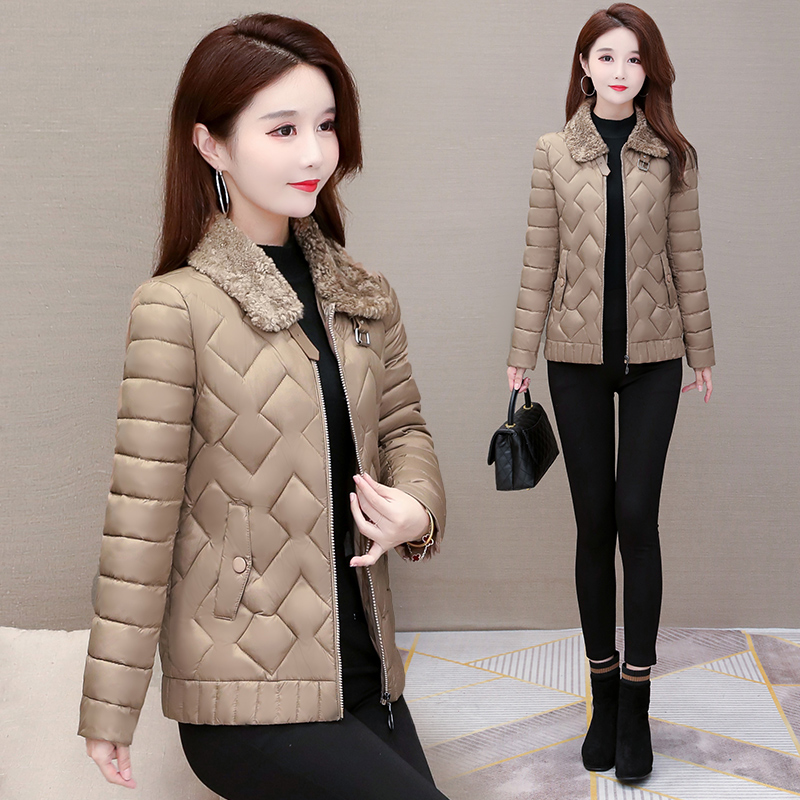 MDN-26R829时尚皮毛一体外套杏色烟灰色仿獭兔毛拿货价180元180.00梦丹娜MDN-26R829 女装棉衣/棉服货源批发 梦丹娜MDN-24R2020女装一件代发