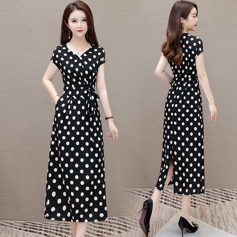 SFF26X1112-批发价150女士连衣裙限价248加色尺码M-3XL150.00圣非凡网批SFF26X1112- 女装连衣裙货源批发 圣非凡网批SFF24X1070女装一件代发