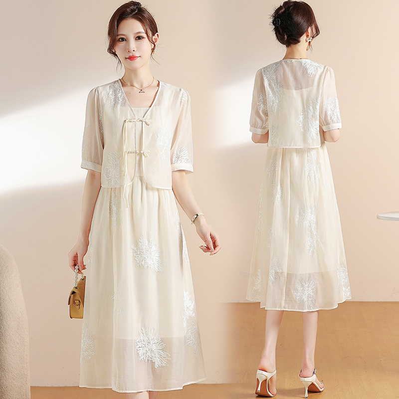 YIYI-26J92批发价120，女士连衣裙限价208尺码M-3XL120.00伊一网批YIYI-26J92 女装短袖套装货源批发 伊一网批YIYI-LZ24A23女装一件代发