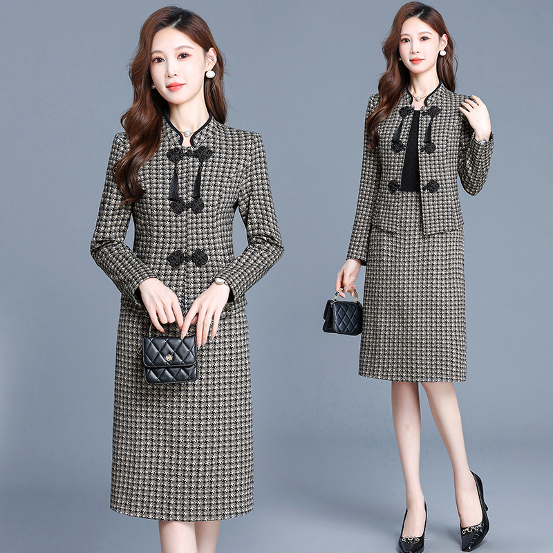 JS-8610时尚皮衣外套咖色70%PU30%棉批发价115尺码L-3115.00嘉树网批JS-8610 女装连衣裙货源批发 嘉树网批JS911女装一件代发